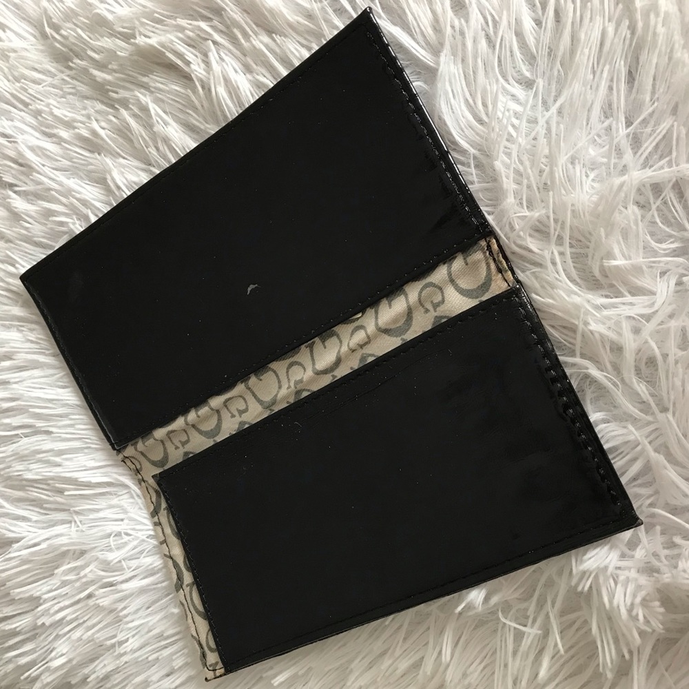 Guess Tri-Fold Wallet - Picture 7 of 7